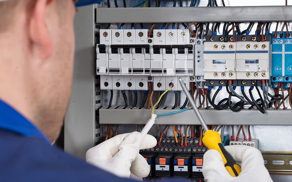 activité électricien Mouroux