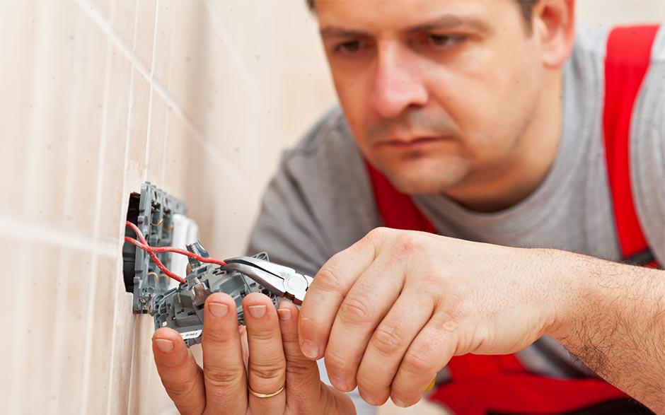 activité électricien Mouroux